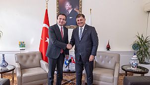 Kosova Cumhuriyeti Başbakanı Kurti, Başkan Tugay'ı ziyaret etti 