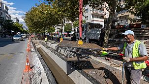 Girne Caddesi'ndeki yağmur suyu mazgalları yenileniyor
