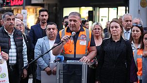 Depremde hayatını kaybeden canlar Konak'ta anıldı