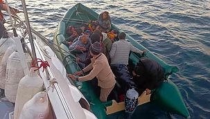 İzmir açıklarında 40 düzensiz göçmen yakalandı