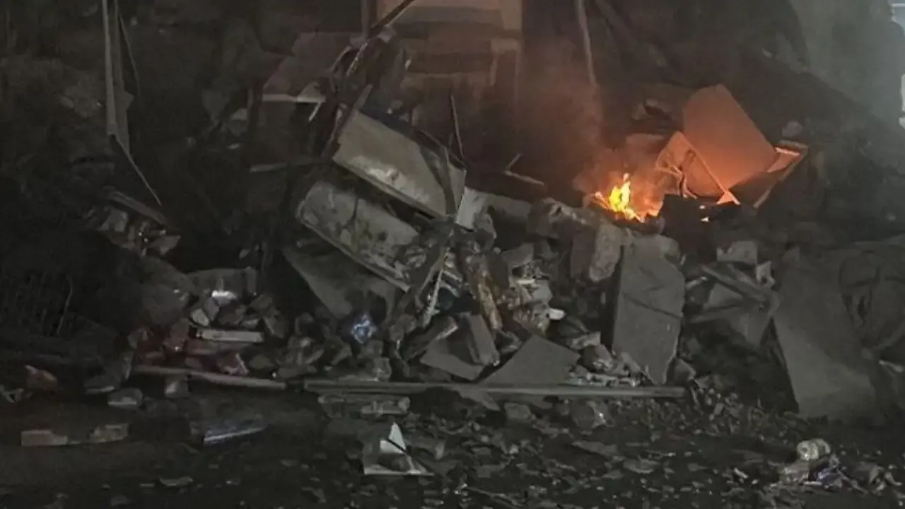 İsrail, Beyrut'un merkezine saldırdı: 5 ölü, 24 yaralı