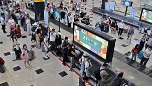 Antalya'ya son 10 yılın ziyaret rekoru Rusya ve Almanya'dan