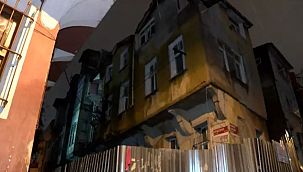 Athena Gökhan'ın Fatih'teki 3 katlı binası çöktü!