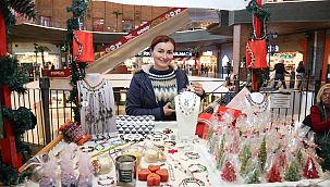 Bayraklı'nın üreten kadınlarından yılbaşına özel sergi