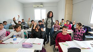 Gaziemir Belediyesi'nden bin 180 öğrenciye ücretsiz eğitim