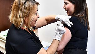 İzmir Büyükşehir Belediyesi HPV aşısı uygulamasını başlattı