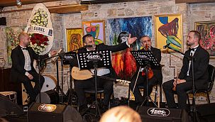 Kuşadası'nda Devlet Sanatçılarından Türküye Doyuran Konser