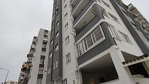 Cam silerken 13. kattan düşen kadın hayatını kaybetti