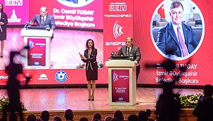 Başkan Tugay, İzmir Kadın Kongresi'nde konuştu