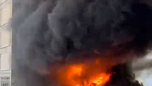 İzmir'de inşaat halindeki okulun bahçesinde yangın