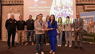 İzmir'de Yılın Spor Ödülleri sahiplerini buldu