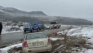 Şarampole giren otomobilde 4 kişi yaralandı