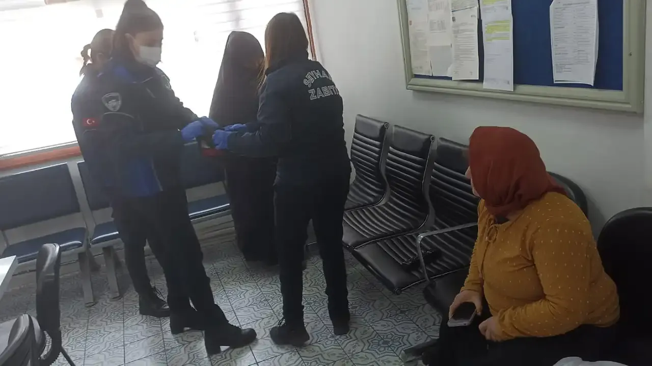 Dilenen kadının üstünden 6 bin lira çıktı