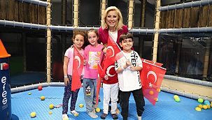 AK Partili Bursalı çocukların bayramını kutladı