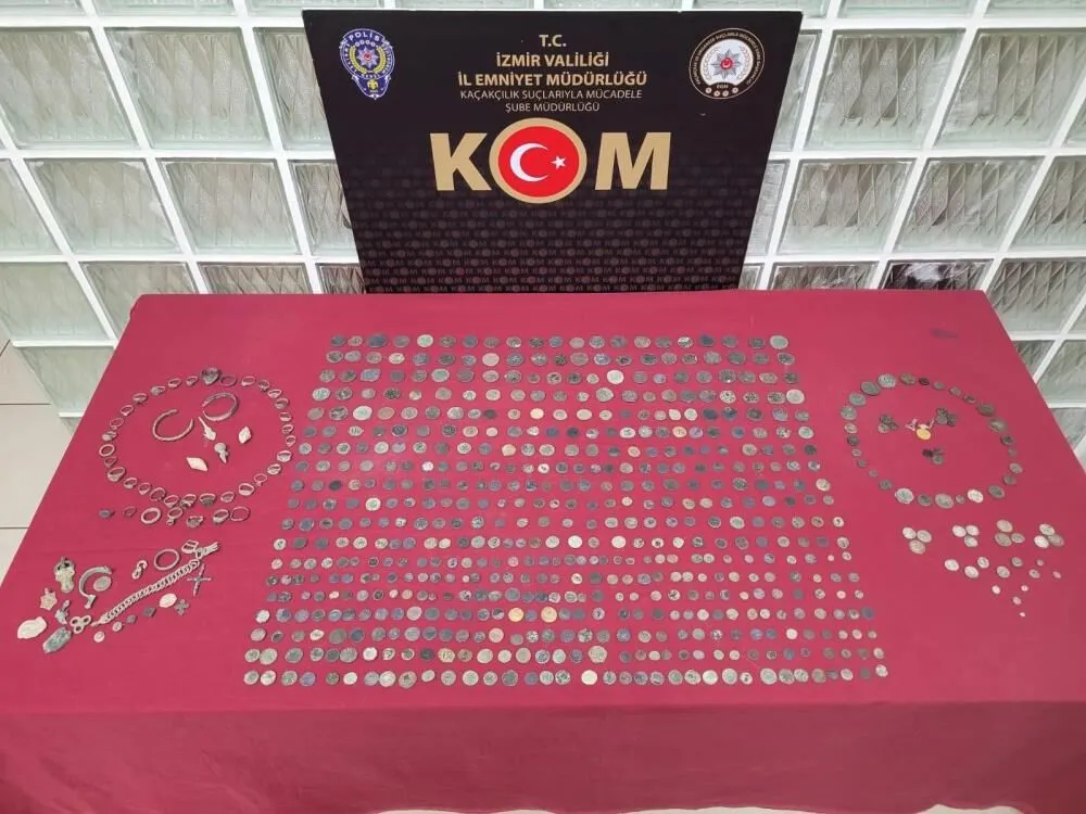 İzmir'de 6 buçuk milyon değerinde kaçak ürün ele geçirildi