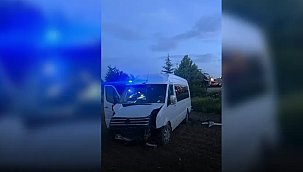 Devrilen minibüste 6 kişi yaralandı