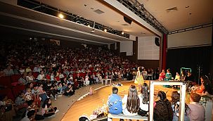 Menderes Belediyesi Çocuk Tiyatrosu sahneye çıktı