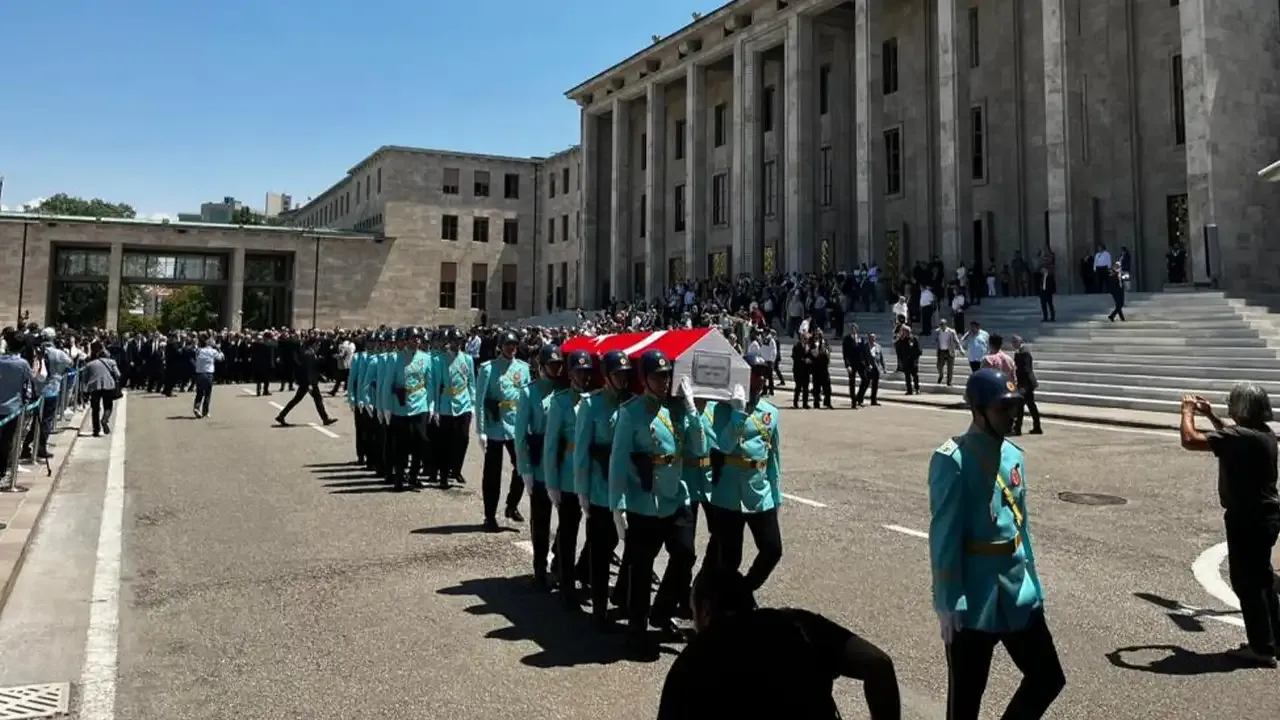 Altan Öymen için TBMM'de cenaze töreni düzenlendi
