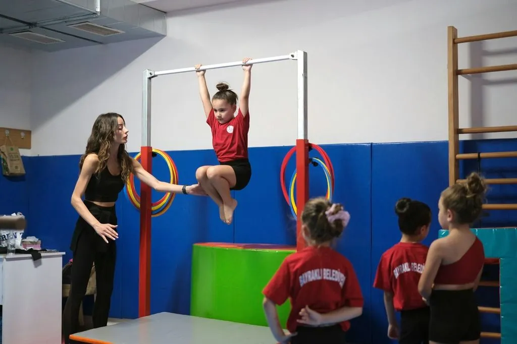 Bayraklı'da 3 bin kişi yaz spor kurslarında buluştu