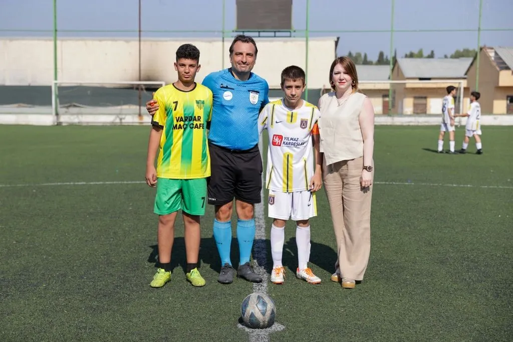 Buca'da Zafer Kupası başladı: 450 genç futbolcu sahada