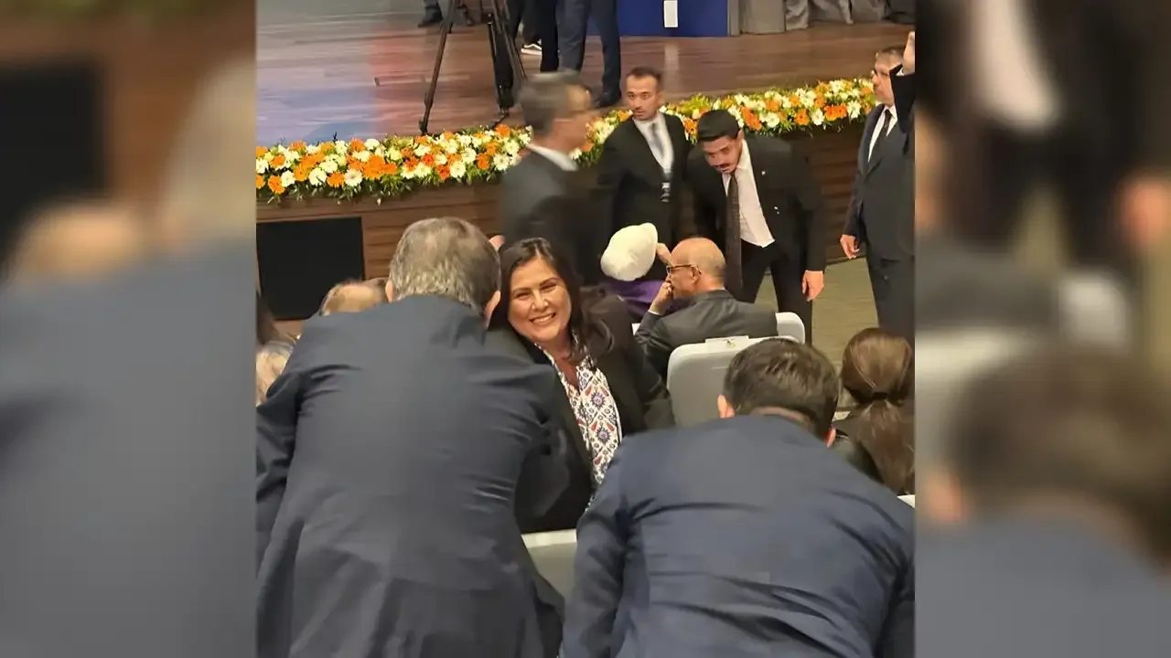 Özlem Çerçioğlu AK Parti Genel Merkezi'nde görüntülendi