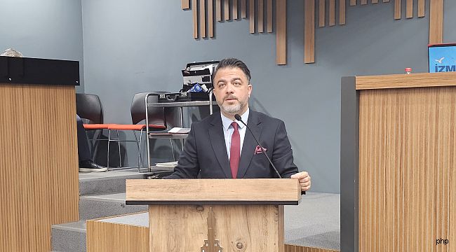 AK Partili Kocabaş'tan, Başkan Tugay'a 'üst geçitli' çöp salvosu!