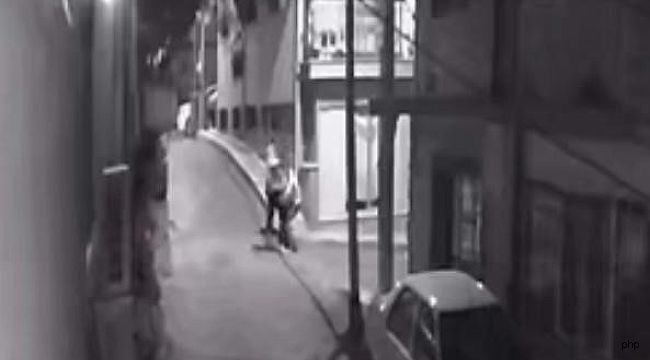 Kavgada boğazından bıçak darbesi alan adam hayatını kaybetti