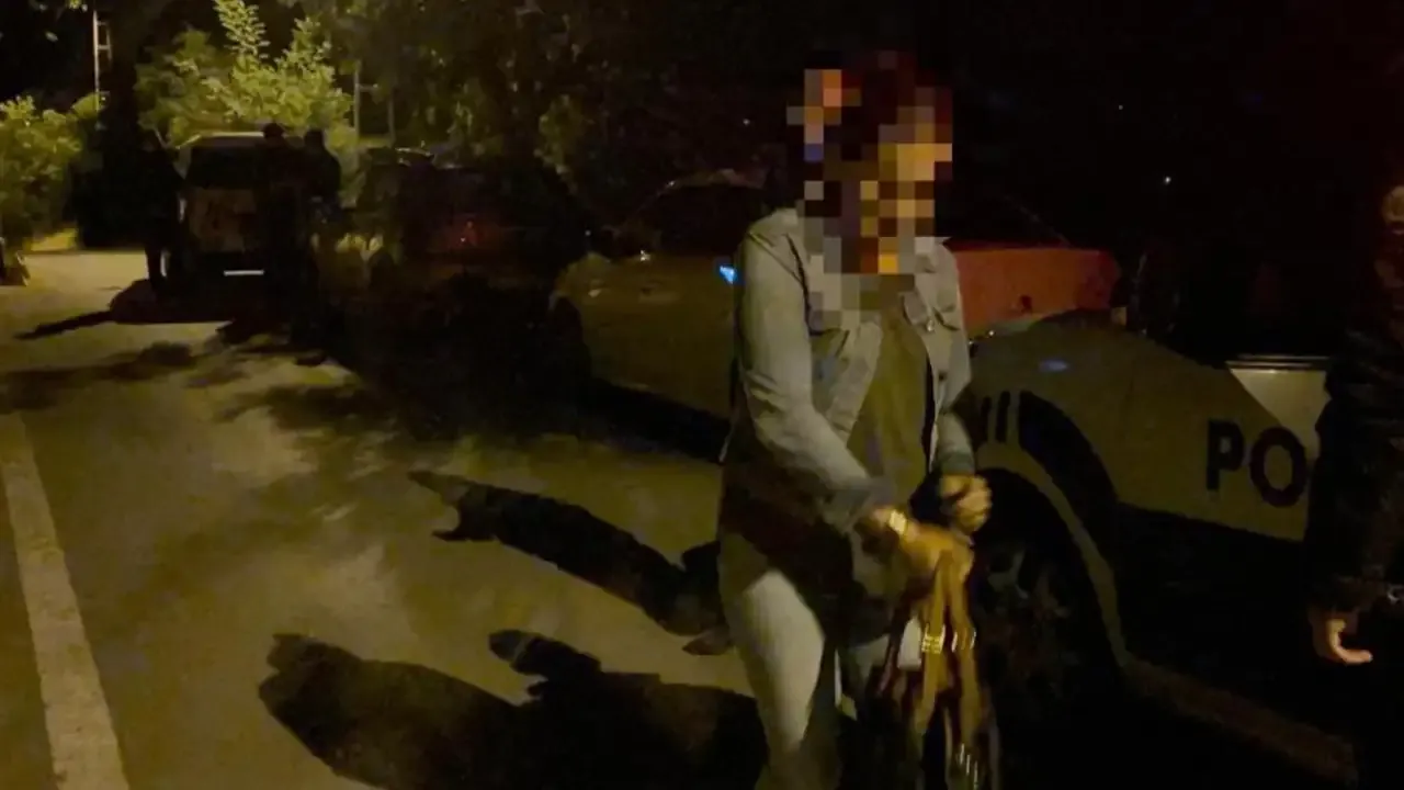 Tartıştığı erkek arkadaşını göğsünden bıçakladı