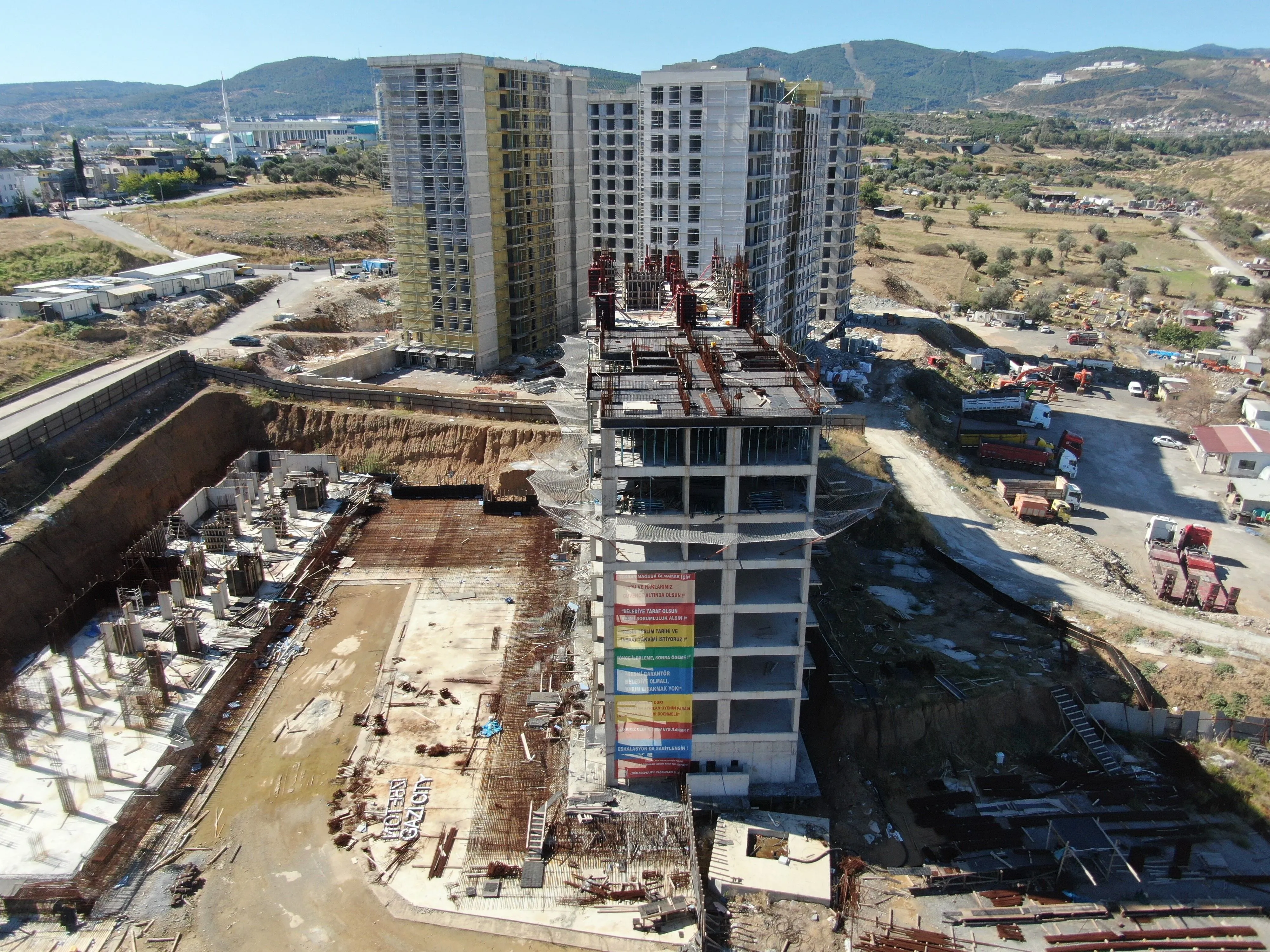 İzmir'deki kooperatif mağdurları çözüm bekliyor