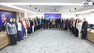 AK Kadın İzmir'den, Kadına Yönelik Şiddete Karşı Mücadele Günü'nde açıklama!