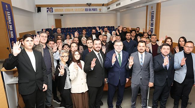 AK Parti İzmir'den ''3 Kademe Tanıtım ve Medya Eğitim Programı''