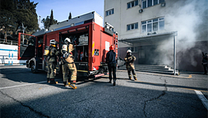 Buca'daki Polis Okulu'nda İtfaiye Tatbikatı