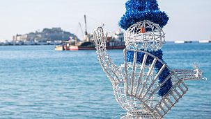 Kuşadası'nda Yılbaşı Pazarı ve Eğlencesi Başladı