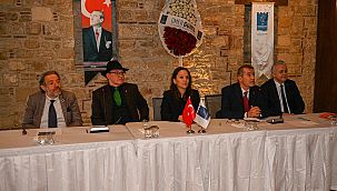 Mahmut Esat Bozkurt Kuşadası'nda Anıldı