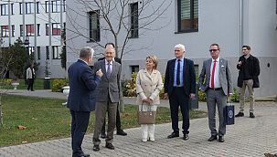 Romanya'nın Eski Cumhurbaşkanı Emil Constantinescu Oradea Üniversitesi'nde