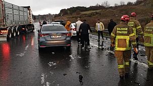 12 Araç Zincirleme Kazaya Karıştı