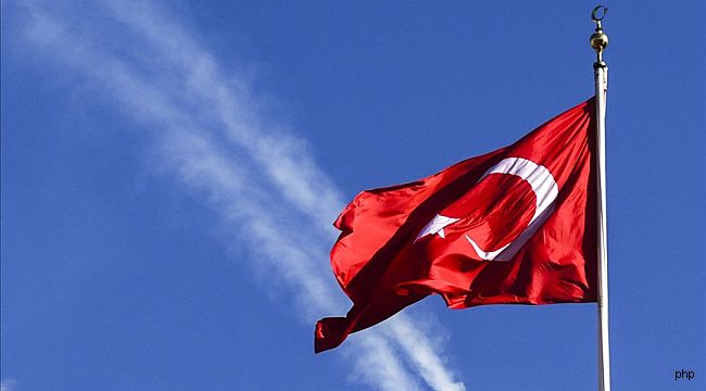 Bayrak Saldırısına Hükümetten Sert Tepkiler