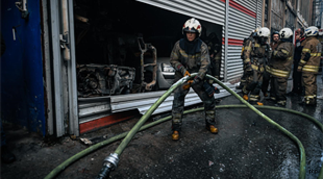 Buca'da Oto Tamirci Deposunda Yangın