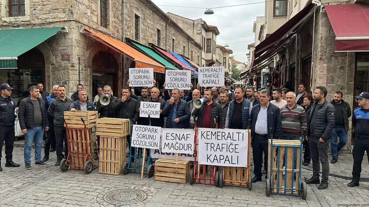 Çankaya Katlı Otoparkı'nın Kapatılmasına Yol Kapatarak Tepki