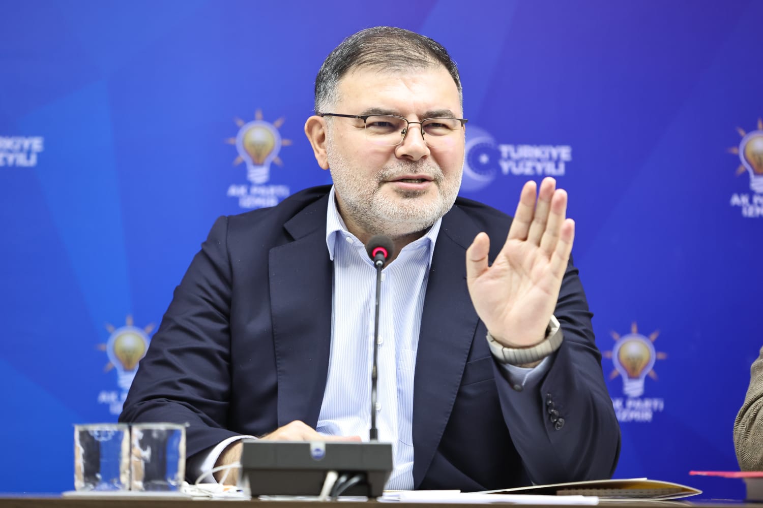 "CHP belediyeciliği eser değil, engel üretiyor"