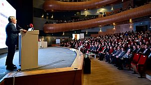 İzmir'de Sektör Temsilcilerine Yeni Yönetmelik ve B-Reçete Tanıtıldı