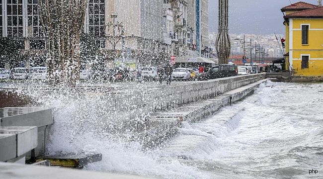 İzmir ve Ege Denizi için fırtına uyarısı