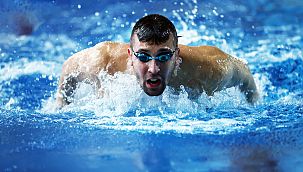 Millî Yüzücü Emre Sakçı Antrenmanlarını DEÜ'de Sürdürüyor