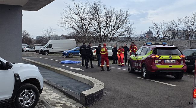 Ortaokul öğrencisi terastan düştü, hayatını kaybetti