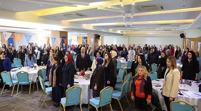 AK Parti İzmir Kadın Kolları Teşkilat Çalıştayı Düzenledi