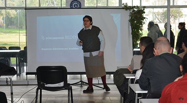 Ege Üniversitesi'nde "Kariyer Anahtarı" etkinliği yoğun ilgi gördü