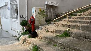 Eğitim Mahallesi'ndeki kronik yol çökmesi tartışma yarattı