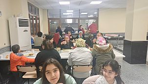 Hasan Ünal, Çiğli Harmandalı Cemevi'nde orucunu açtı