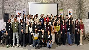 İzmir'de gençler kent yönetimine katılıyor