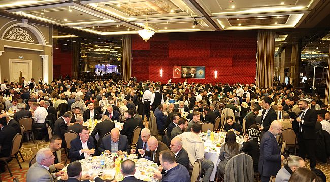 AK Parti İzmir'den ''vefa'' vurgulu buluşma ve yeni bina açıklaması